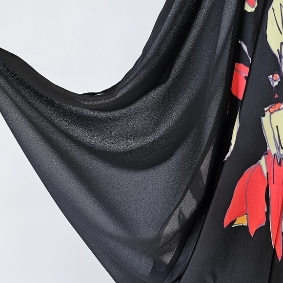Save The Queen Flowy Viscose Black Floral Sheer Dolman Sleeve top Size Medium - Picture 5 of 16
